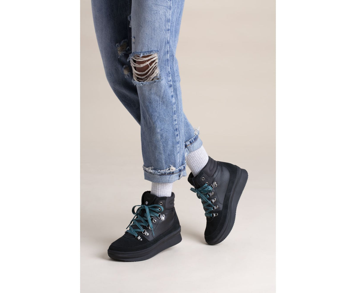 Women Midland Water-Resistant Boot Black Black - Keds