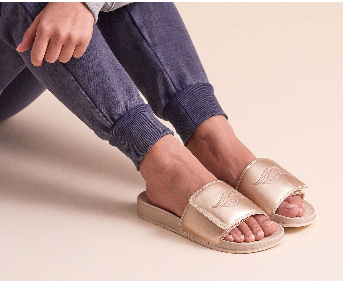 Women Bliss V Sandal Champagne Metallic - Keds